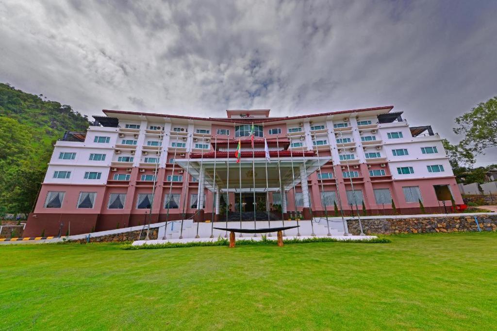 Royal Taunggyi Hotel Extérieur photo