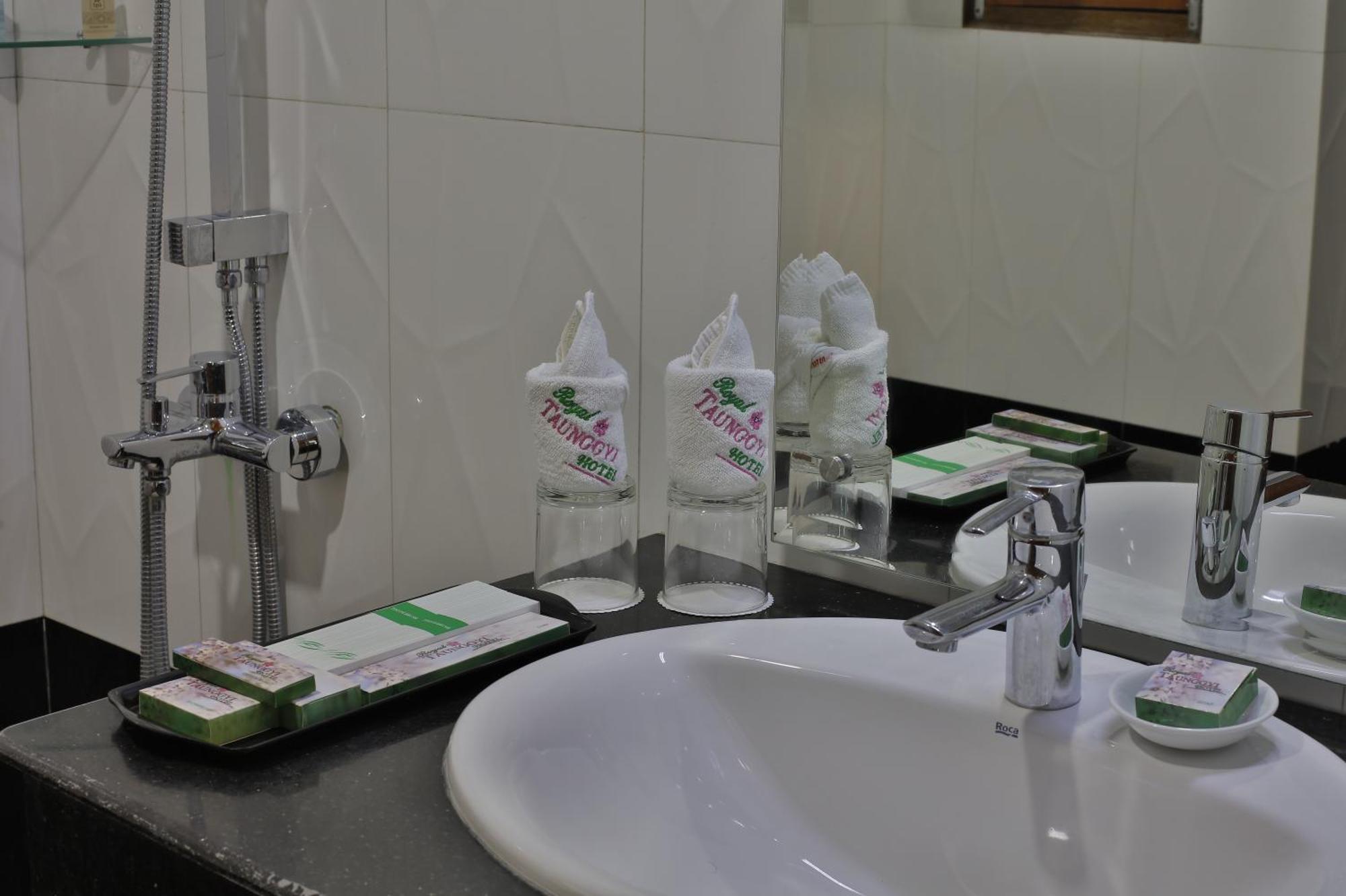 Royal Taunggyi Hotel Extérieur photo