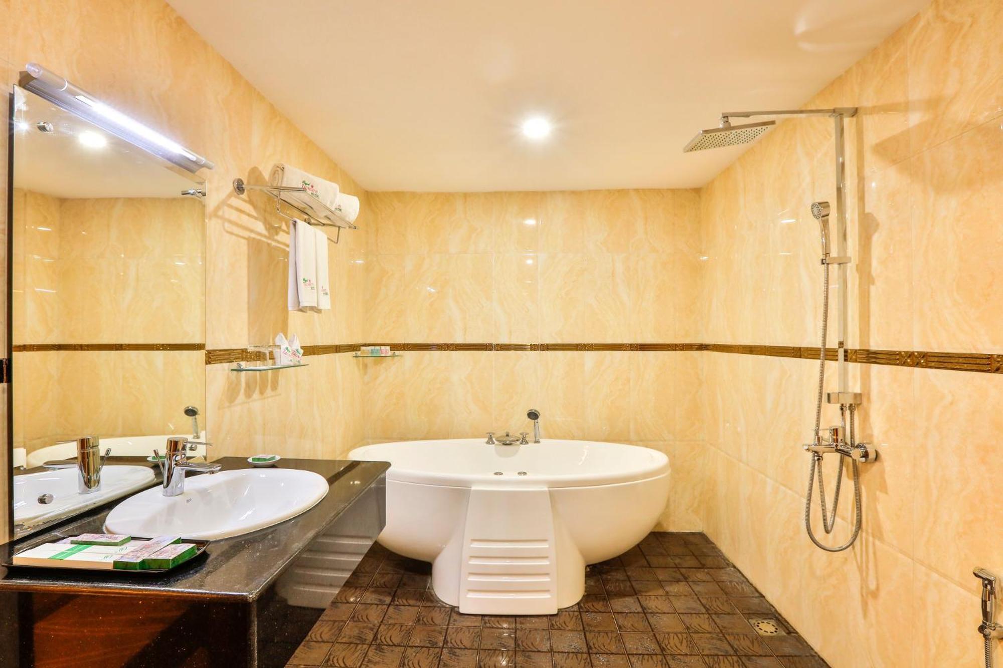 Royal Taunggyi Hotel Extérieur photo